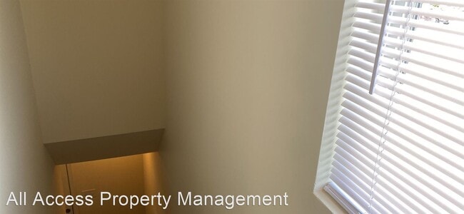 Building Photo - 3 br, 1.5 bath House - 156 Delmar Lane Unit A