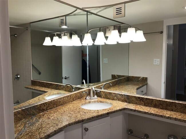 Building Photo - 3883 Turtle Creek Blvd