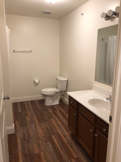 Building Photo - 5188 Husky Hwy