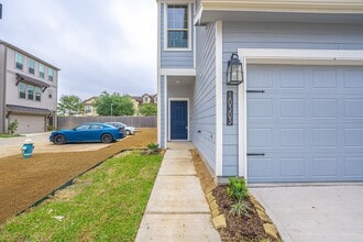 Building Photo - 10303 Harmon Smith Dr.