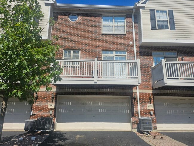Building Photo - 447 Prestwick Ln