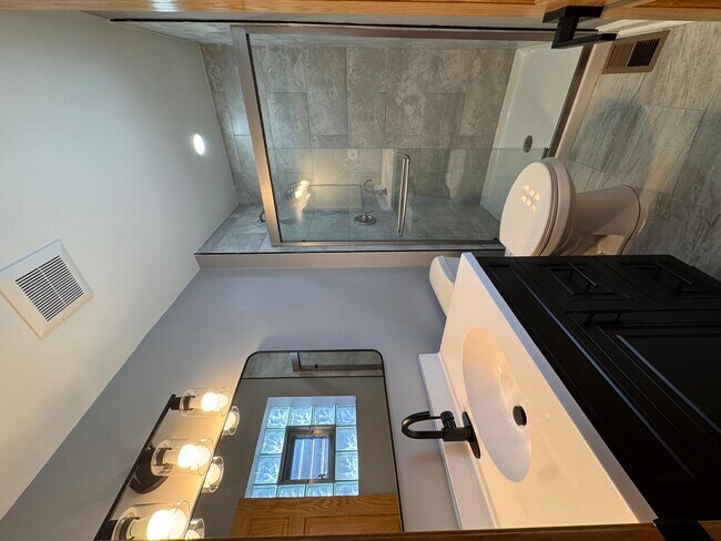 Building Photo - 7819 Garden Ln