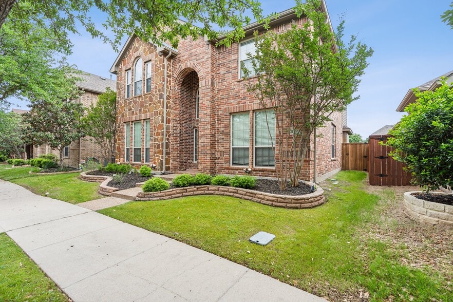 Building Photo - 5637 Belton Ln