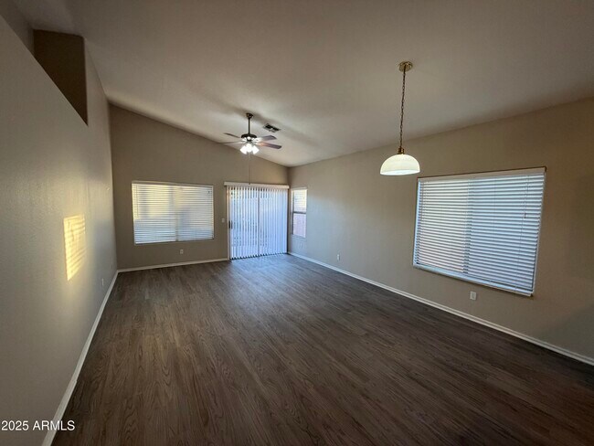 Building Photo - 1785 E Appaloosa Rd