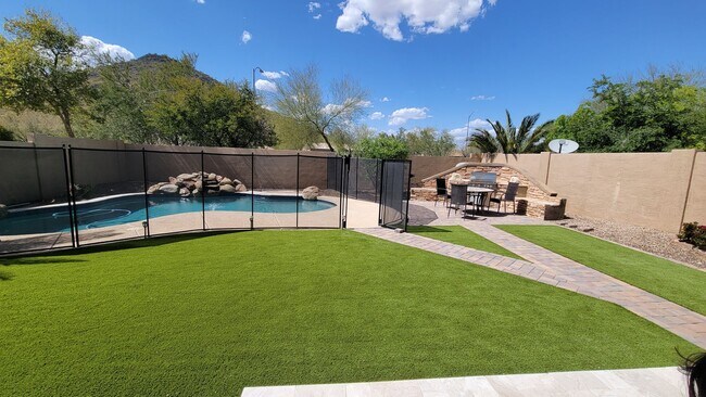 Building Photo - Gorgeous 5 Bedroom 3.5 Bath Stetson Valley...