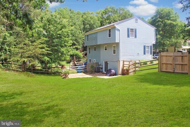 Building Photo - 3032 Churchill Ct