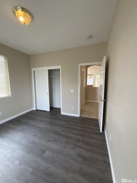 Building Photo - 2847 Falcon Ridge Dr