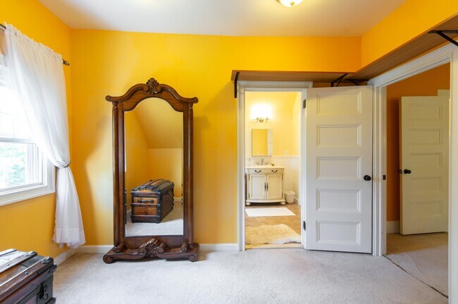 Building Photo - 356 Carteret Pl