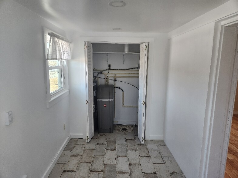 Building Photo - W5725 Ralph Rd