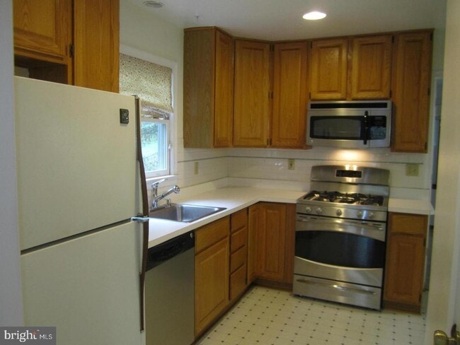 Building Photo - 3220 Dashiell Rd