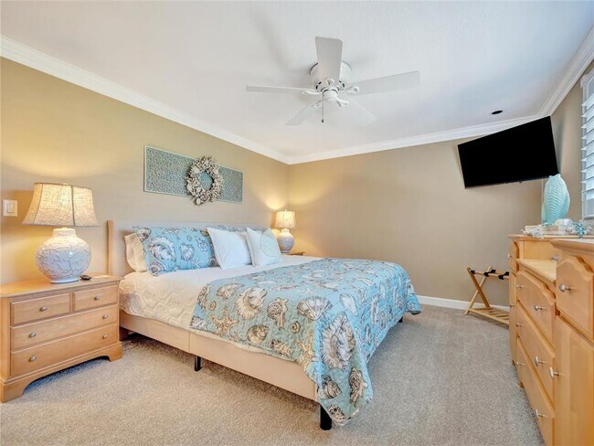 Building Photo - 10432 Sandpiper Rd W