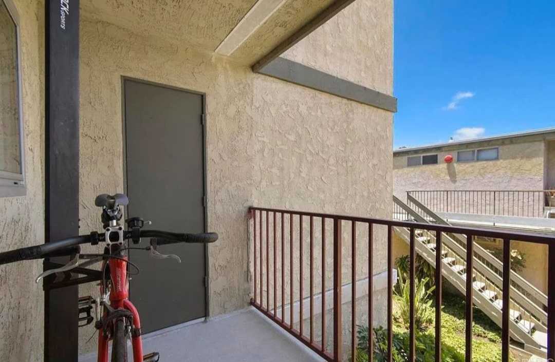 Building Photo - 6675 Mission Gorge Rd