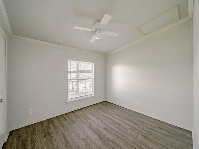 Building Photo - 104 Windy Creek Ct