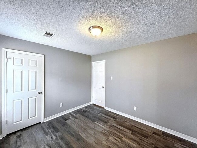 Building Photo - 2777 Caffey St