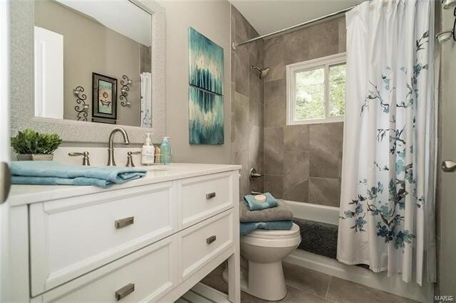 Building Photo - 429 Londondary Dr