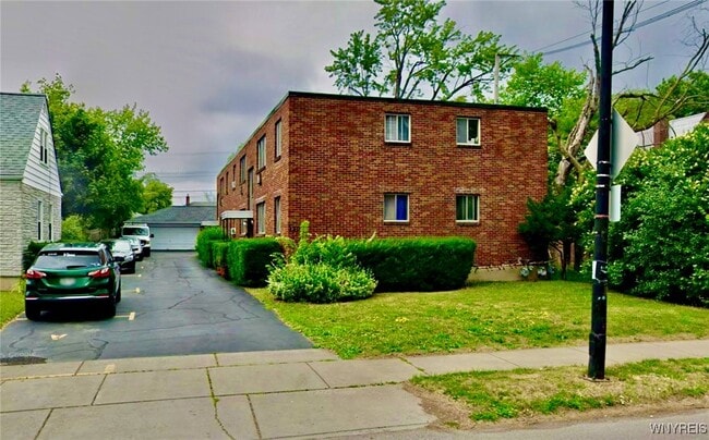 Primary Photo - 130 Sanders Rd