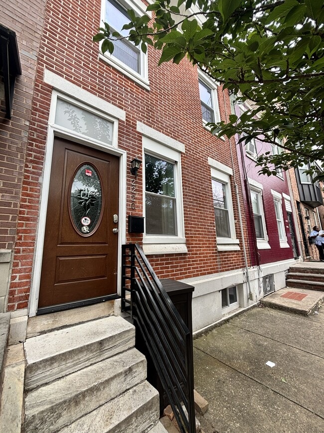 Building Photo - 2220 Ellsworth St