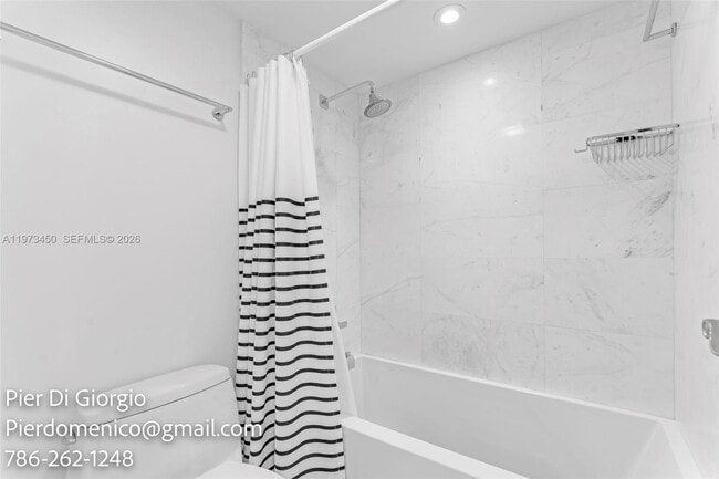 Building Photo - 100 Bayview Dr