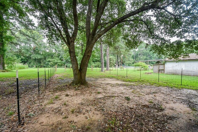 Building Photo - 15357 Ben Wiggins Rd