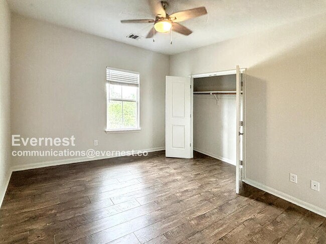 Building Photo - 14941 Running Deer Trail