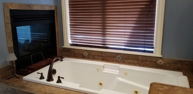 Building Photo - Camas Schools! Stunning Custom Home!  3 Be...