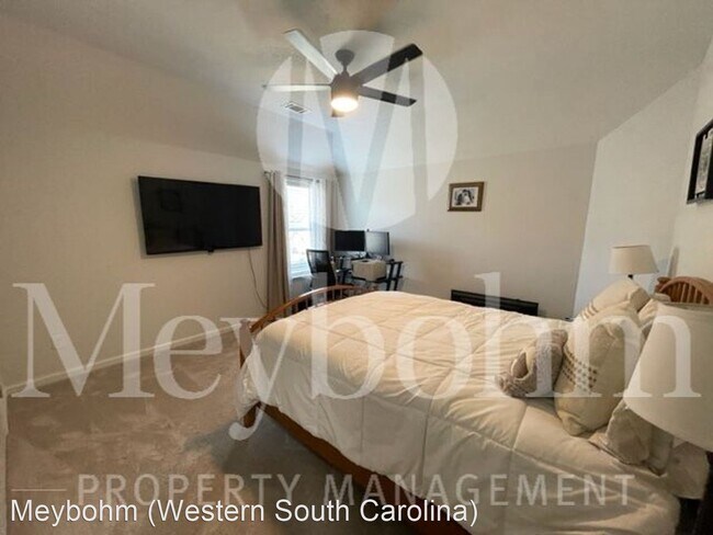 Building Photo - 4 br, 3 bath House - 507 Schaver Loop