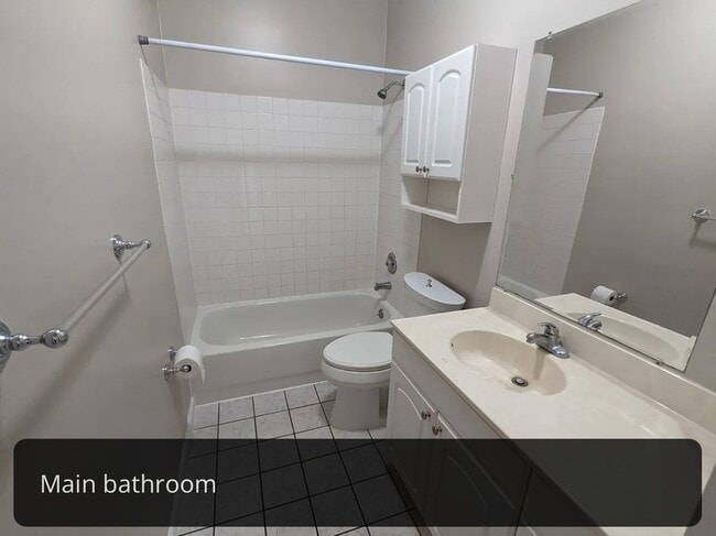 Building Photo - 865 13th Ave N