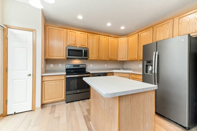 Building Photo - 15726 Frisian Ln