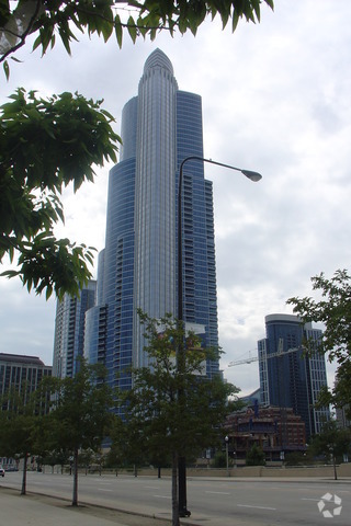 Building Photo - 1211 S Prairie Ave