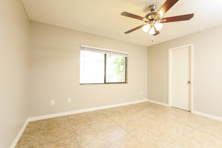 Building Photo - 336 Alba Ln