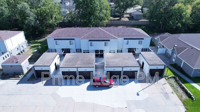 Building Photo - 6235 Holdrege-B6