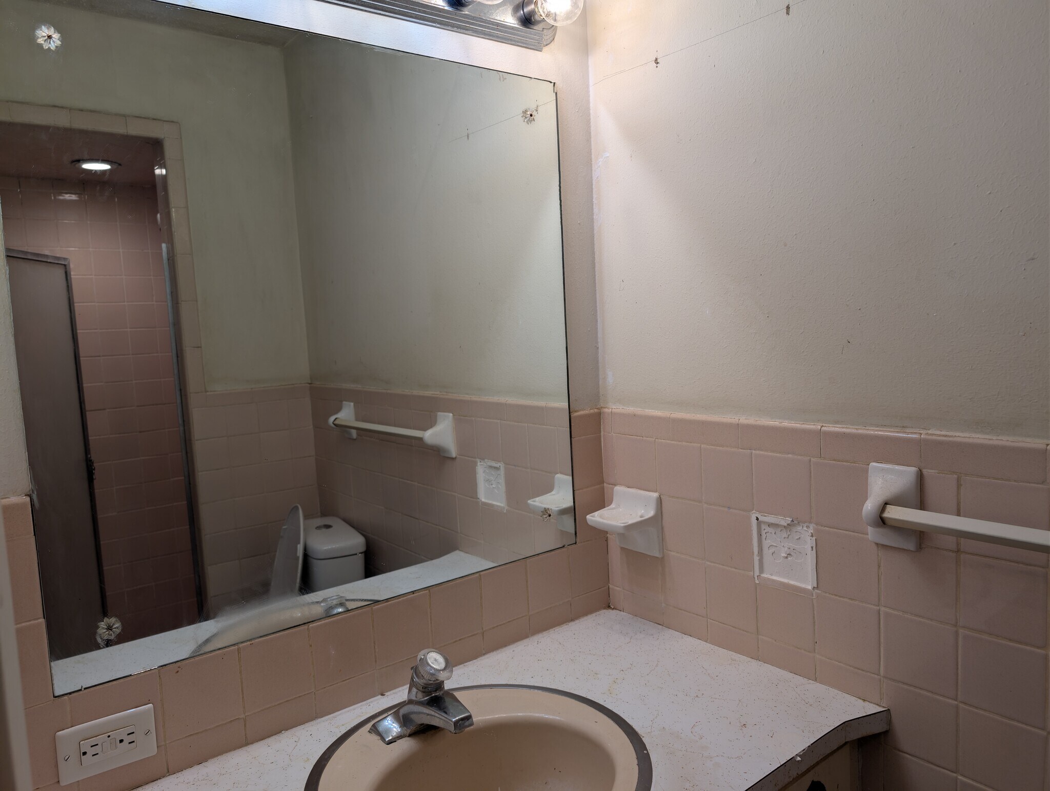 Building Photo - 1010 Waco St