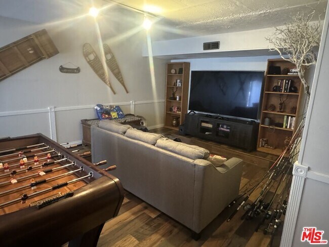 Building Photo - 39486 Racoon Dr