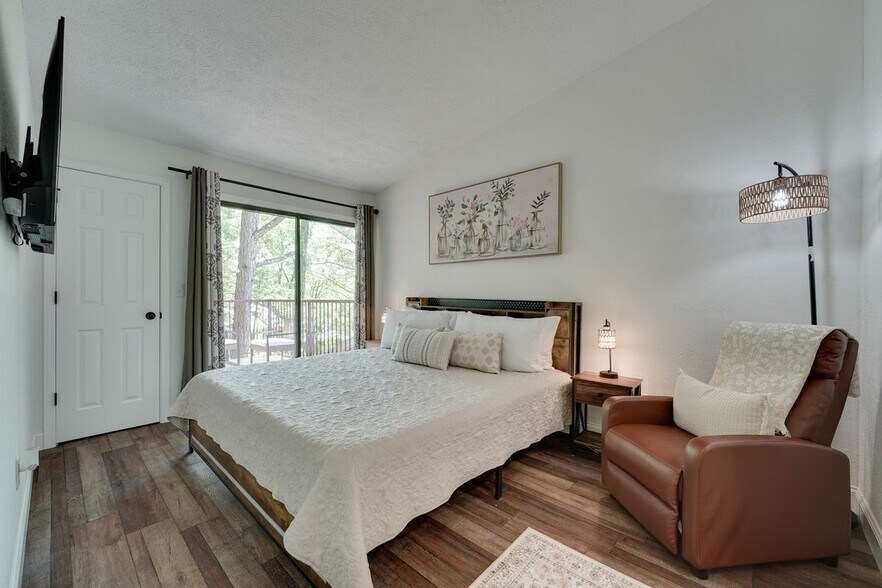 Building Photo - 395 Ozark Mountain Resort Dr