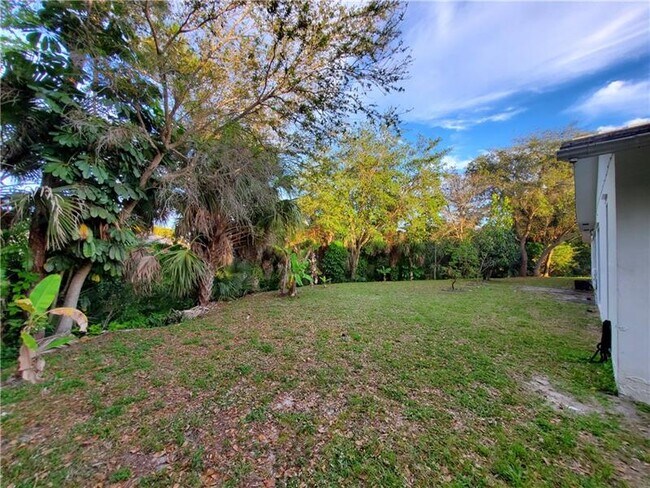 Building Photo - 4391 NW 75th Ave