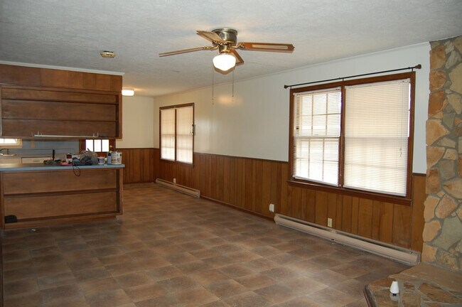 Building Photo - 123 Reedy Fork Rd