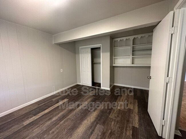 Building Photo - 1025 SW 57th St