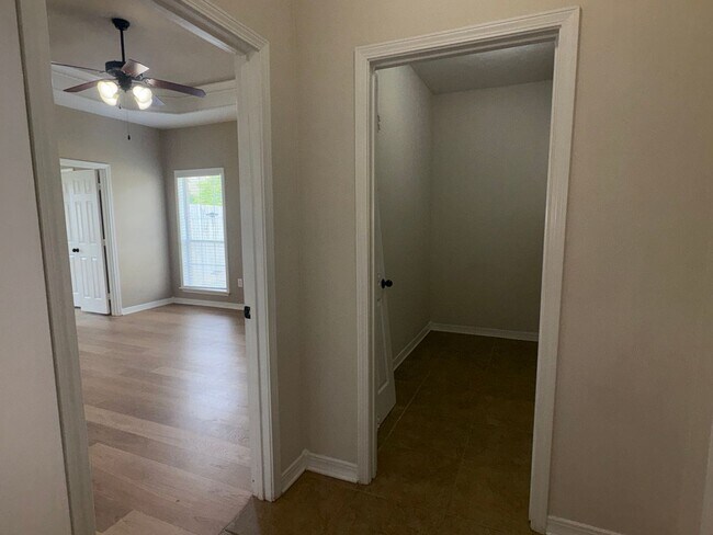 Building Photo - For Rent in Brandon School District!