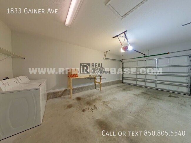 Building Photo - 1833 Gainer Ave