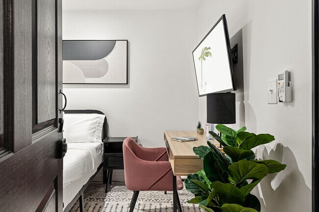 Building Photo - 10777 Ashton Ave