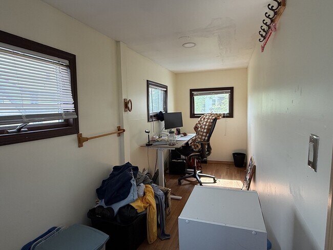 Building Photo - 338 Riverside Ave