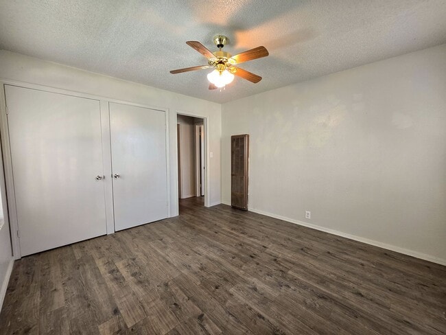 Building Photo - Cute 2 bedroom & 1 bath Home in Shawnee!