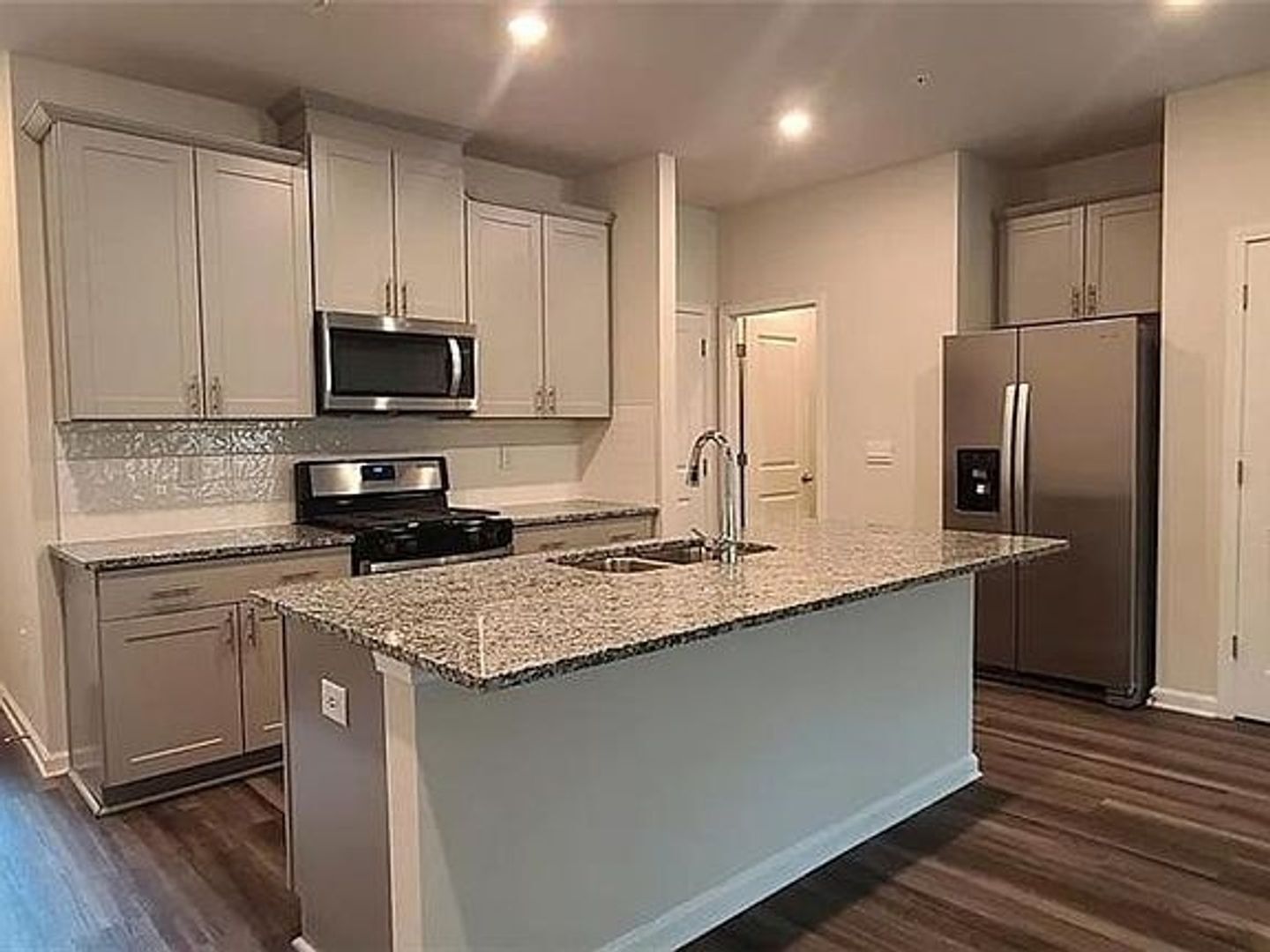 Building Photo - 1393 Vayda Ct