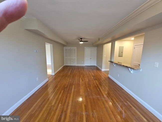 Building Photo - 2 E Maple St