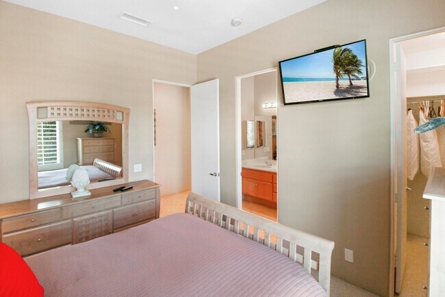 Building Photo - 45456 Box Mountain Road Unit