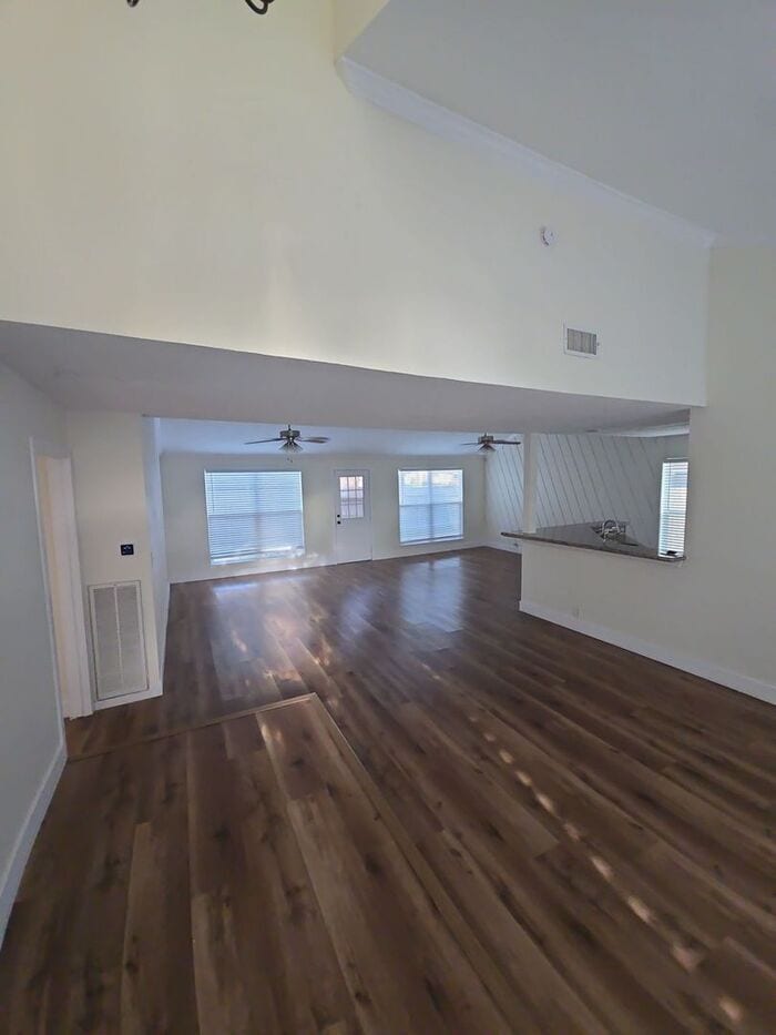 Building Photo - 2102 Gray Falls Dr