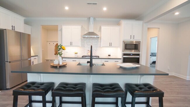 Building Photo - 329 Sparrow Rdg Dr