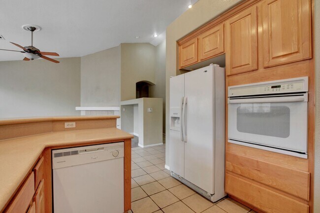 Building Photo - Anthem Gem with 3-Car Garage & Spacious Backyard