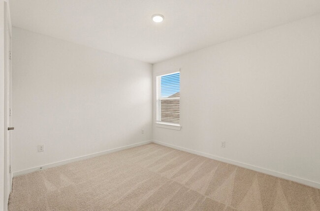 Building Photo - 32503 Midsummer Dr