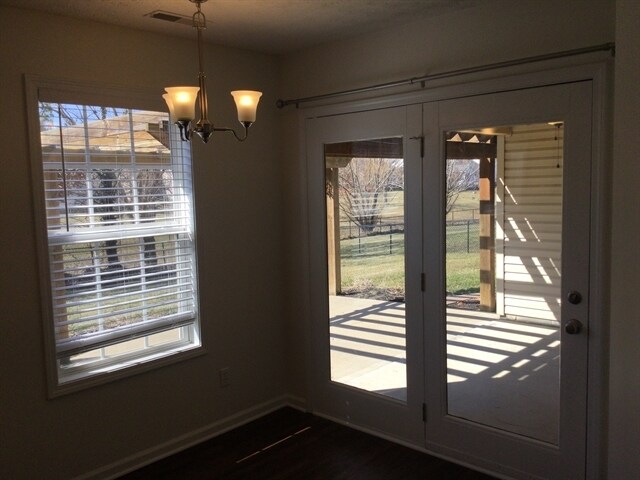 Building Photo - 851 Stardust Ct
